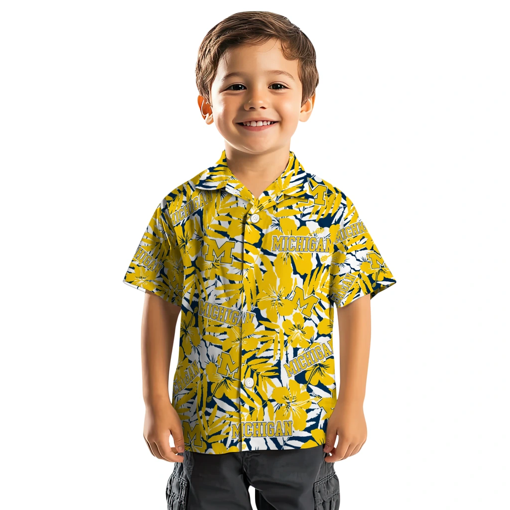 Michigan Wolverines Hawaiian Shirt - Hibiscus Overlay michigan wolverines hibiscus overlay hawaiian shirts top rated