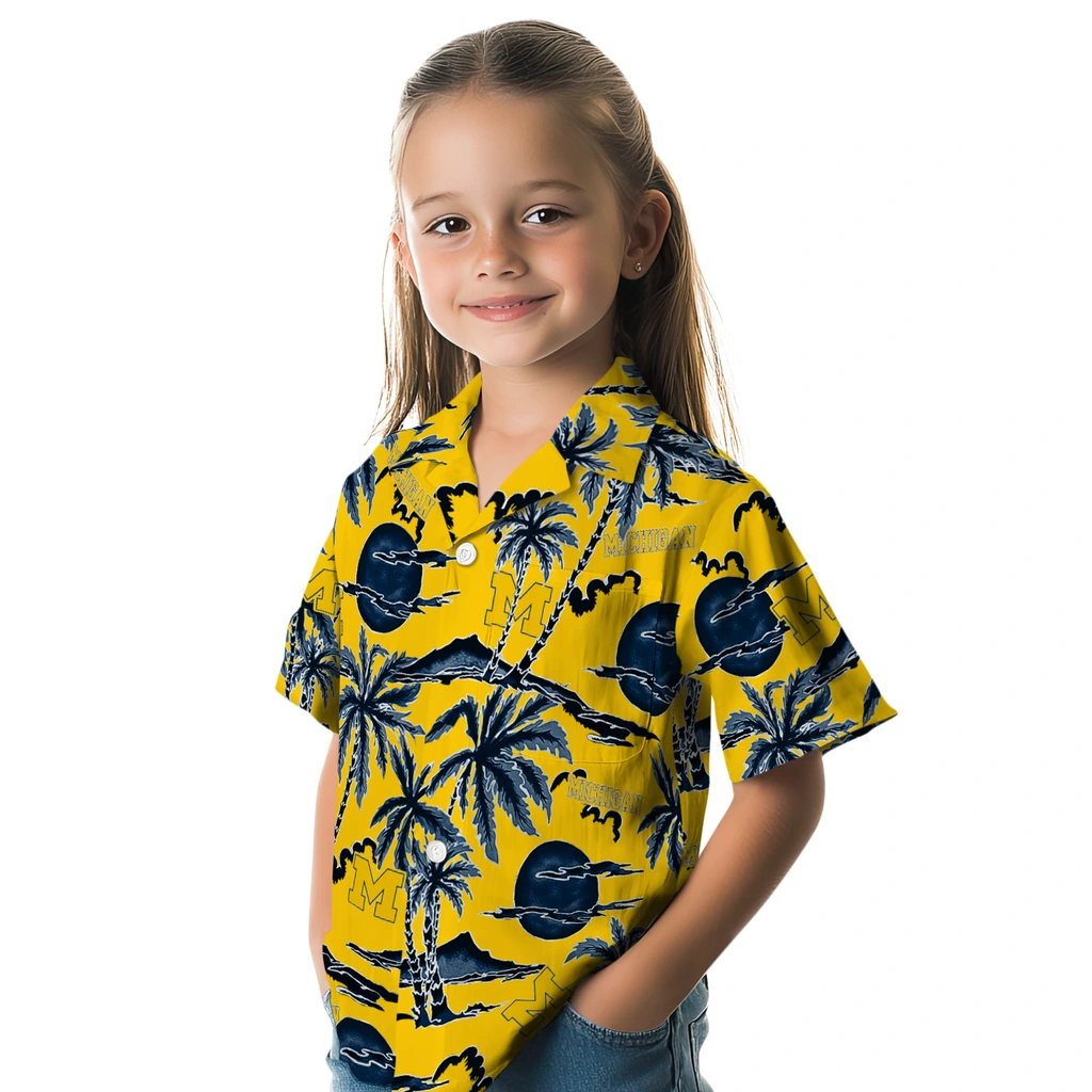 Michigan Wolverines Hawaiian Shirt - Palm Sunset michigan wolverines palm sunset hawaiian shirts premium grade