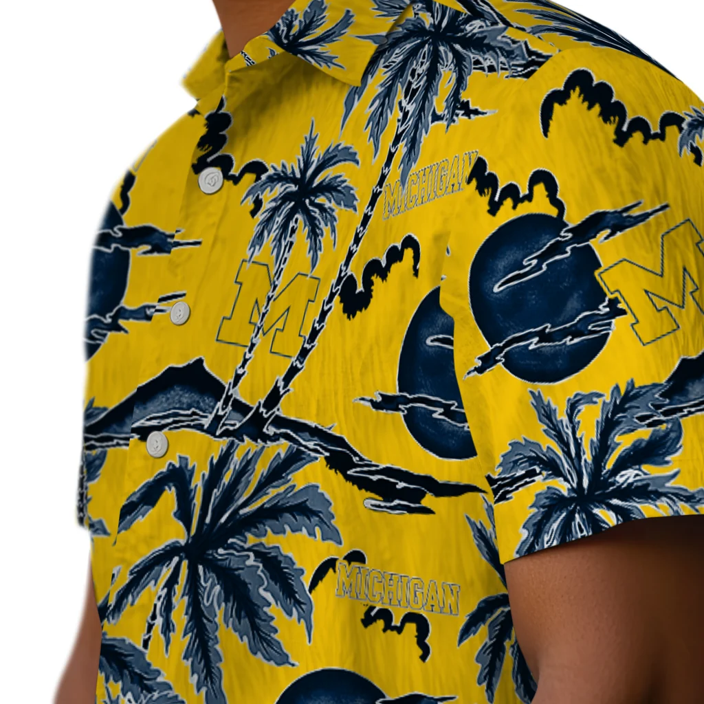 Michigan Wolverines Hawaiian Shirt - Palm Sunset michigan wolverines palm sunset hawaiian shirts trendy